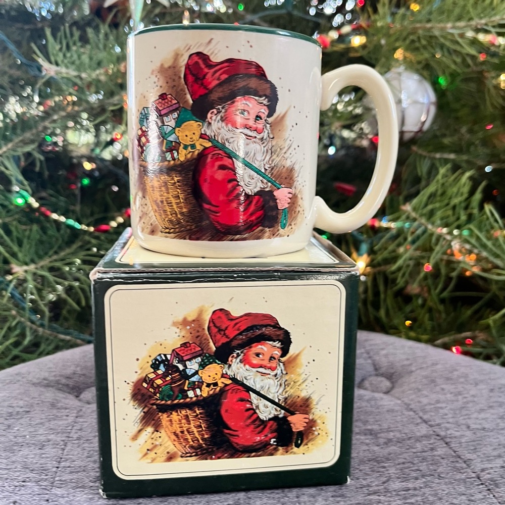Potpourri Press 1987 Santa Mug with Gift Box. Like new condition!